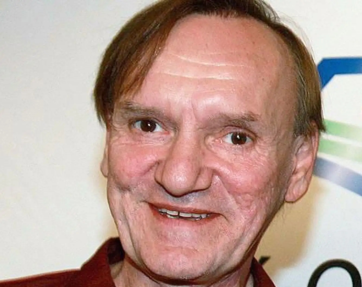 Доминик Левеск