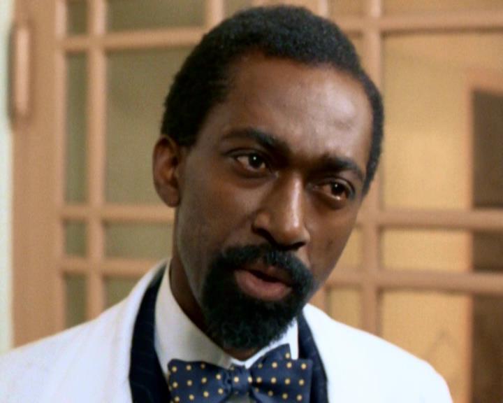 Луис Мэхоуни