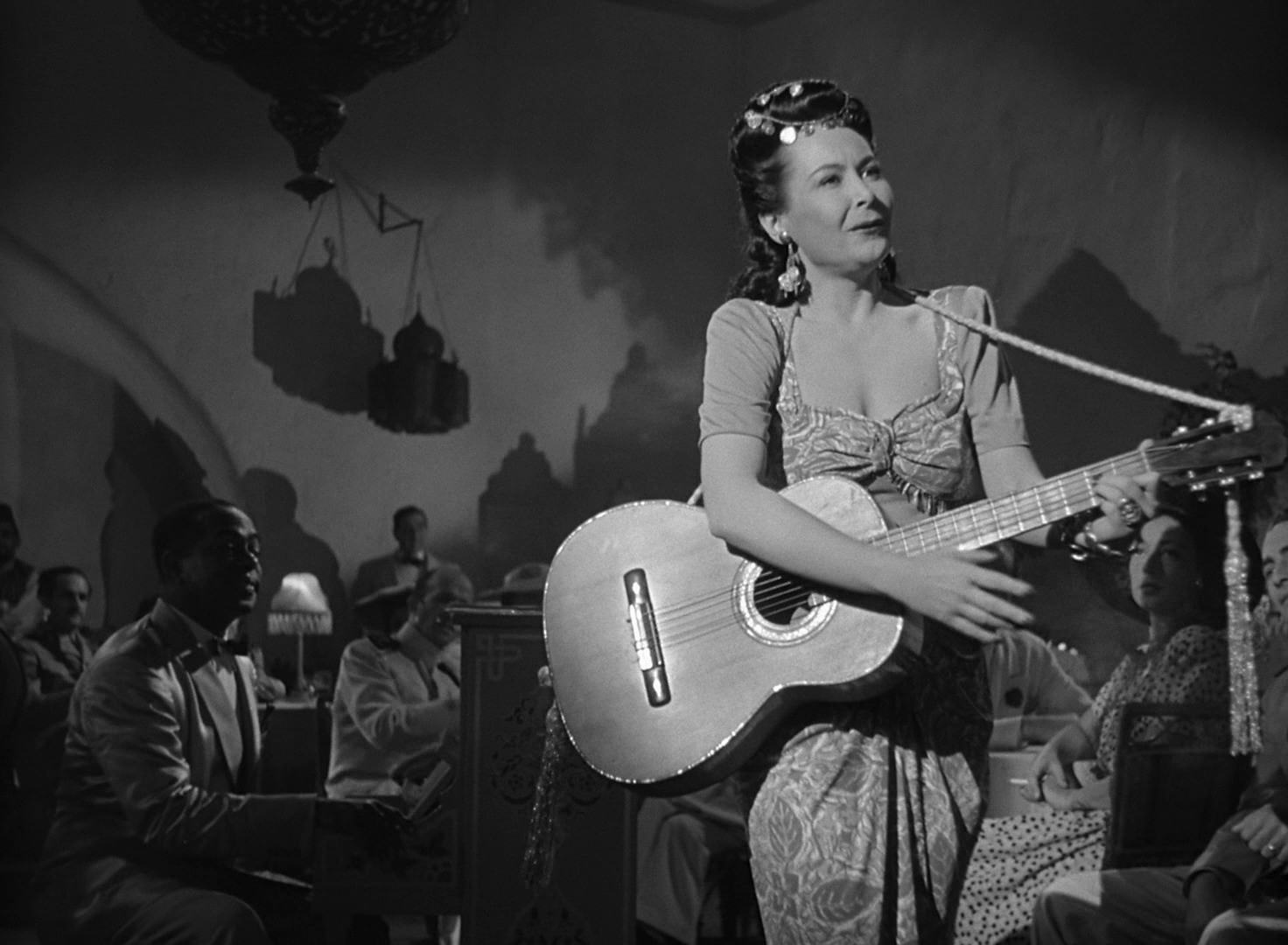 Коринна Мура