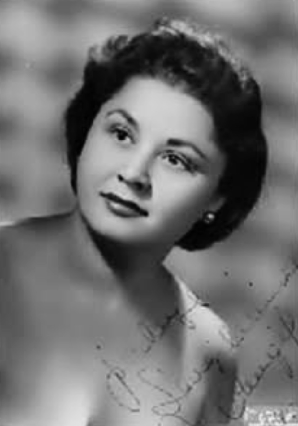 Невзат Оксугил