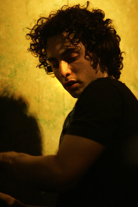 Китон Саймонс