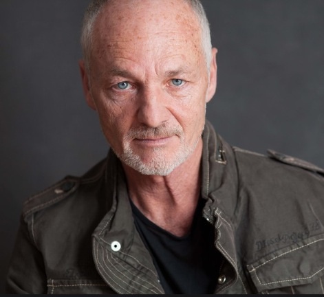 Дуглас Стюарт