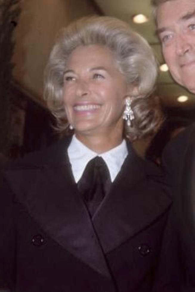 Глория Стюарт