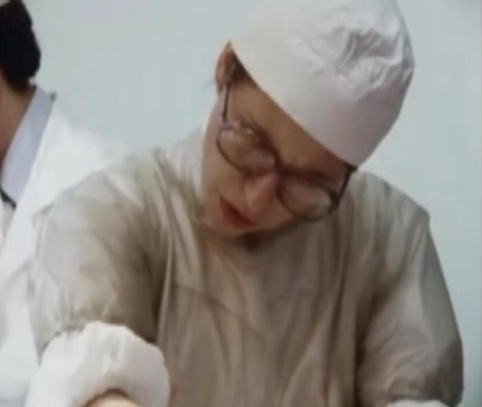 Розанна Уикс