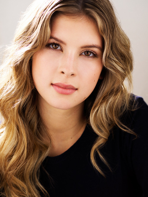 Аня  Стивенс