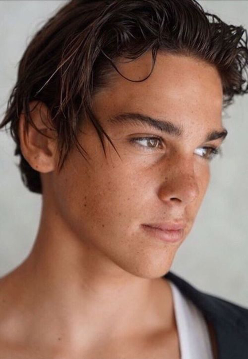 Пэрис Броснан