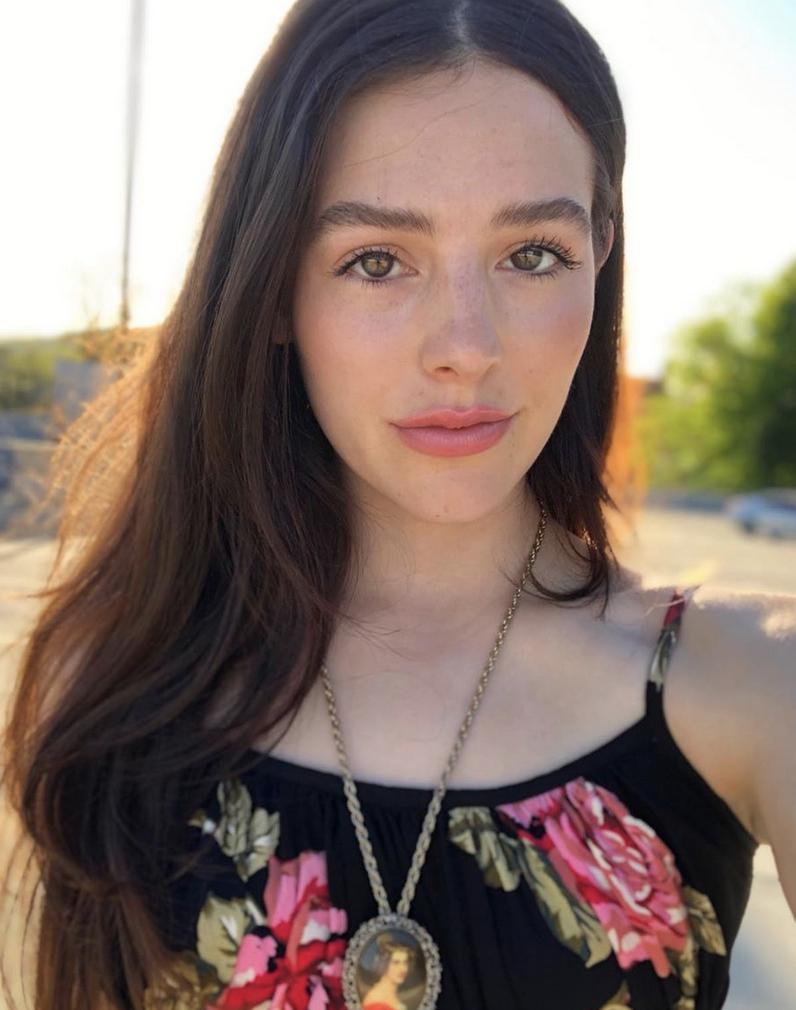 Эвелин Кормье