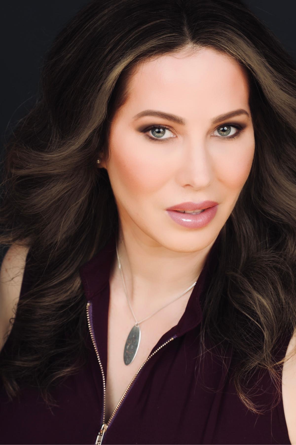 Айви Доминик