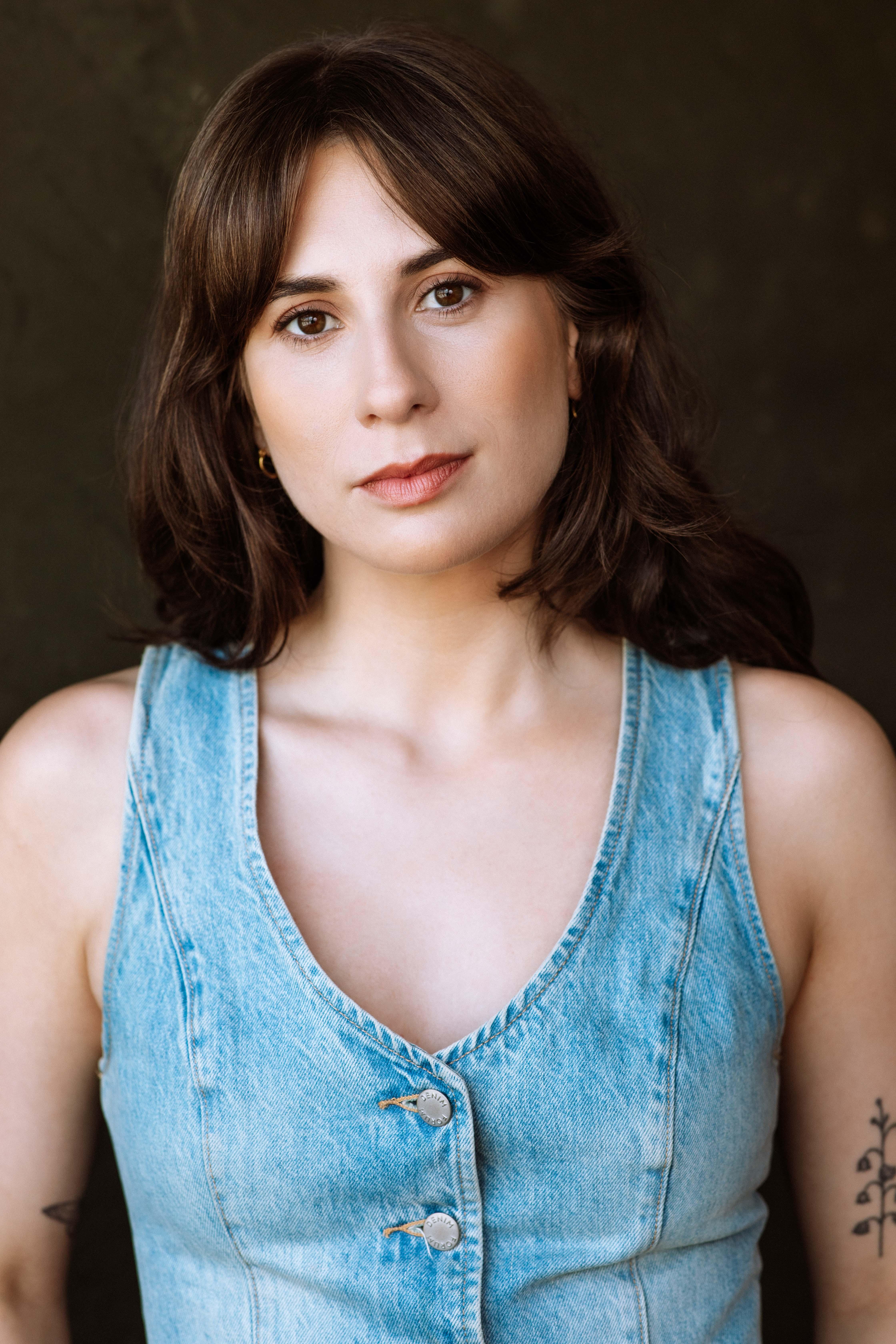 Жасмин Тумбс