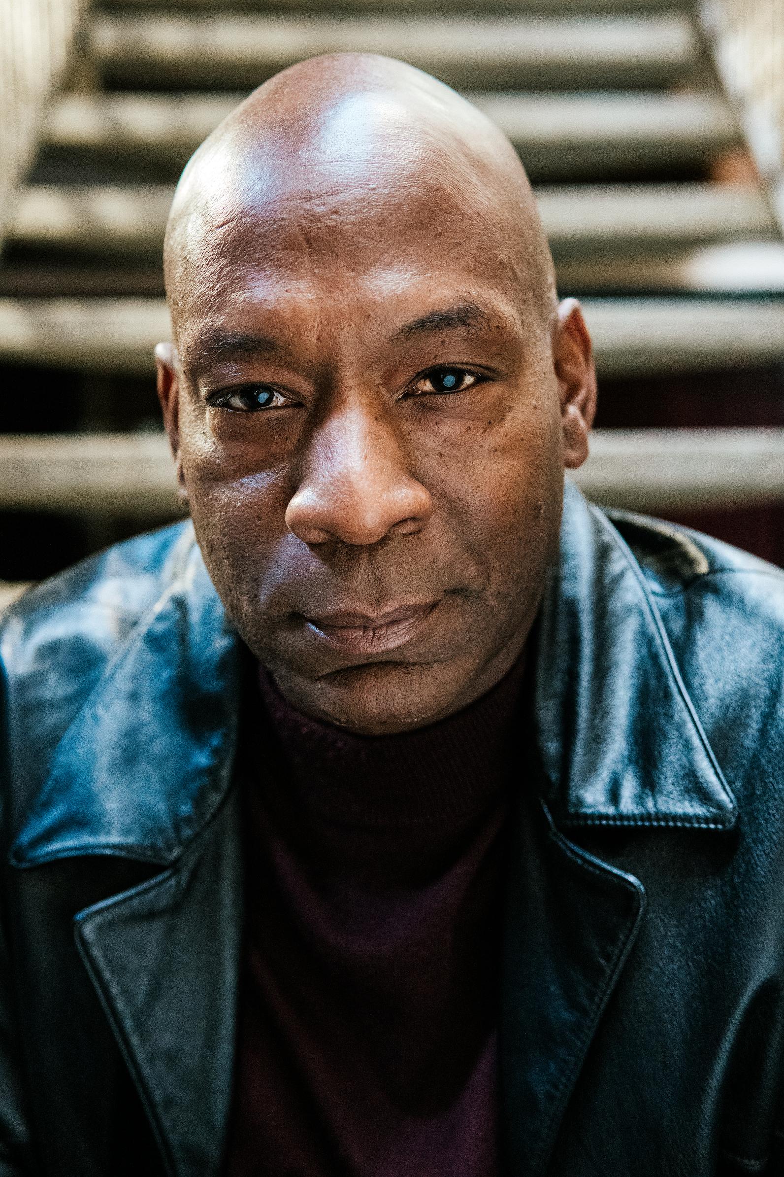 Эдриэн Робертс