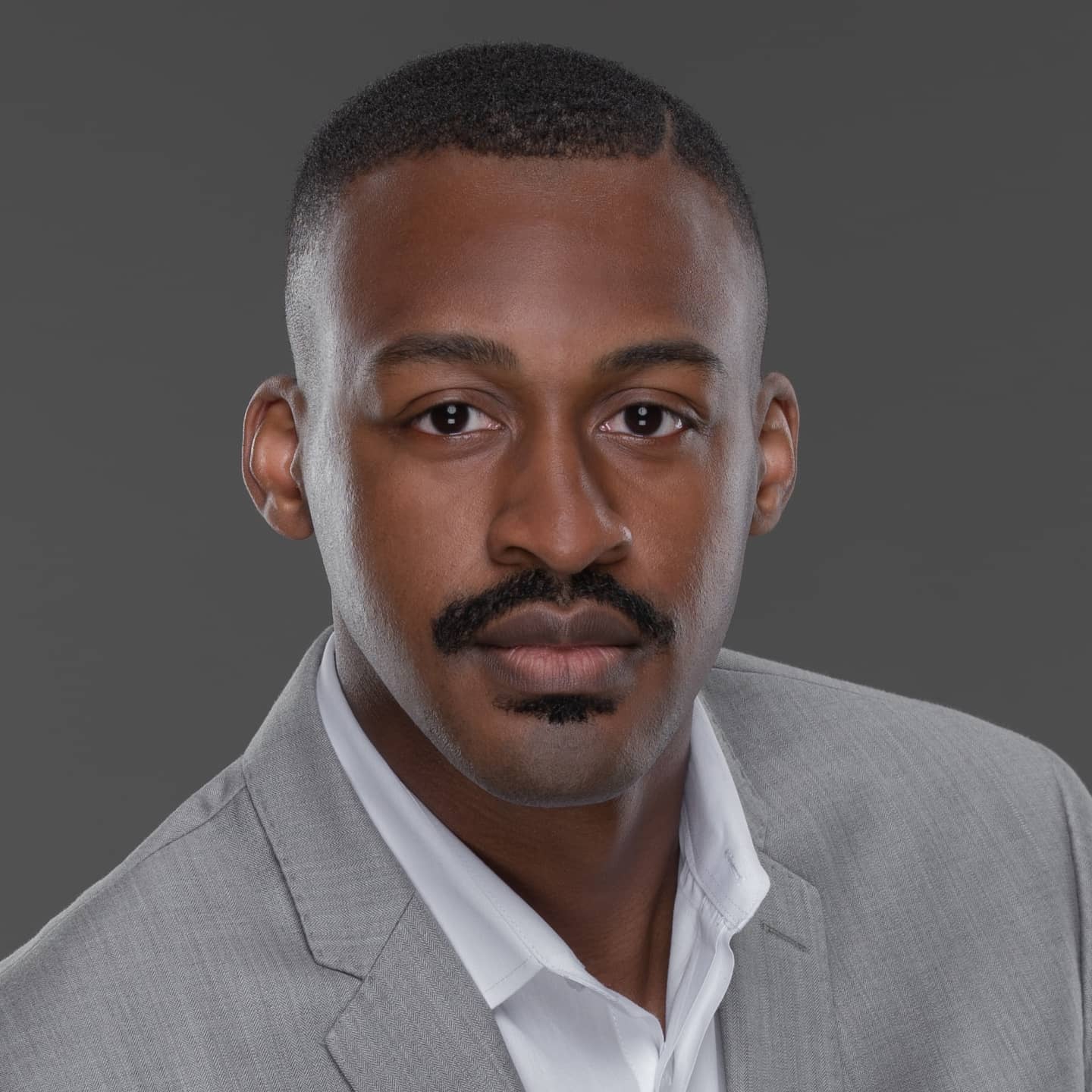 Эллиотт Янг