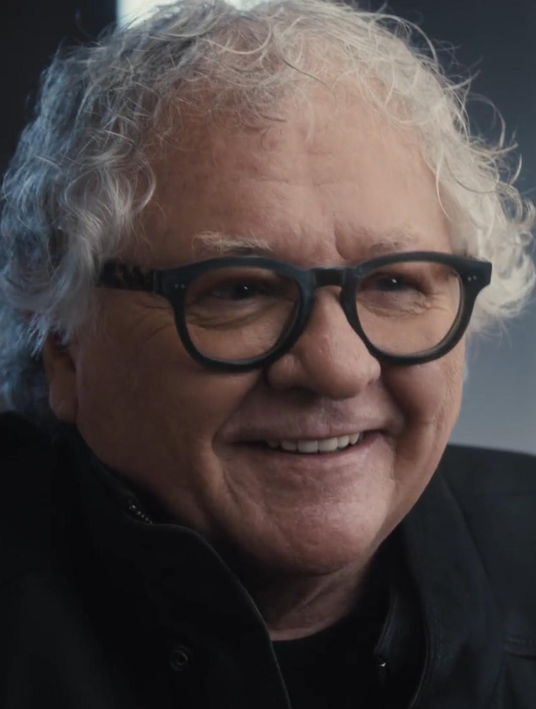 Деннис Байрон