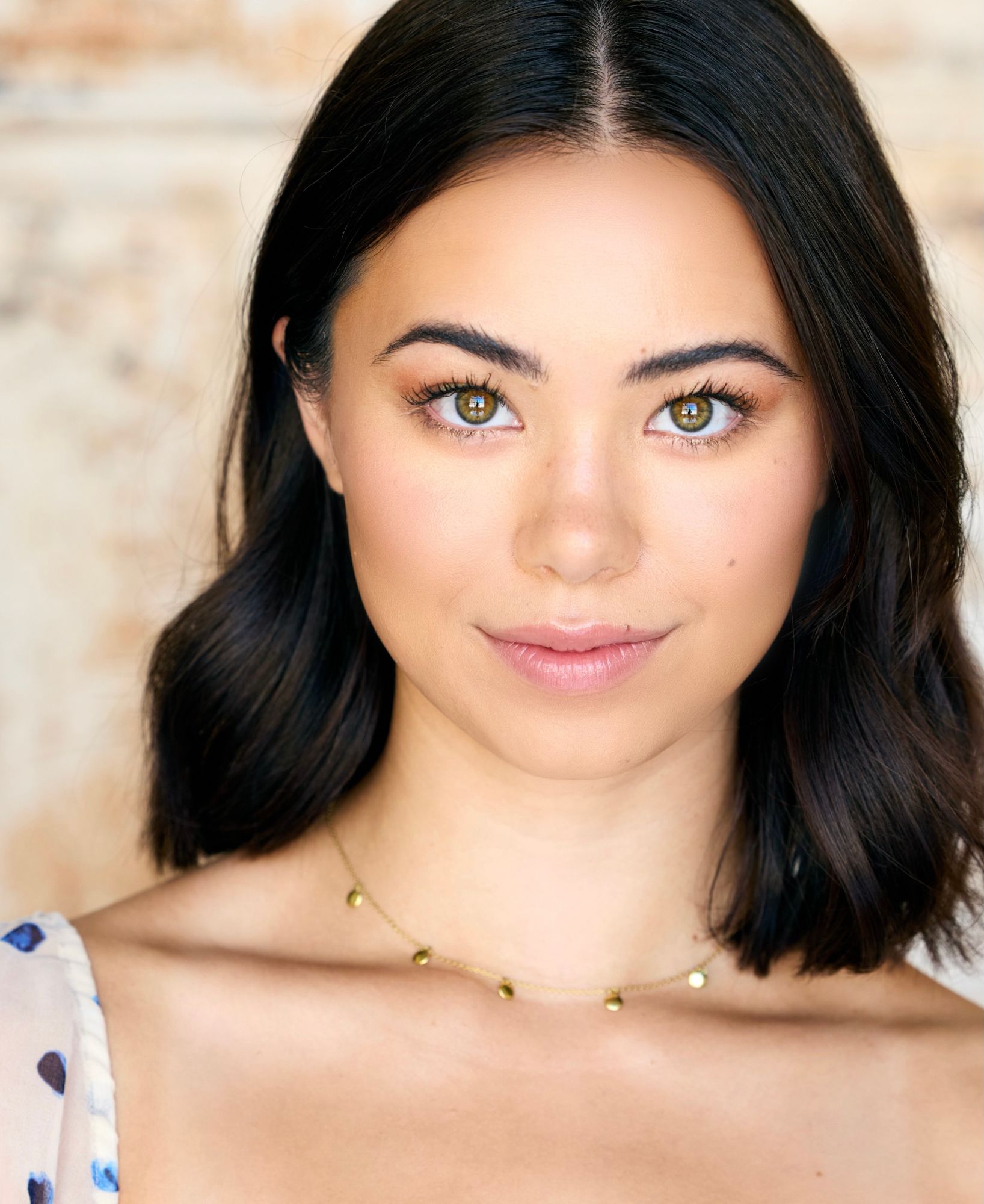 Изабель Хан