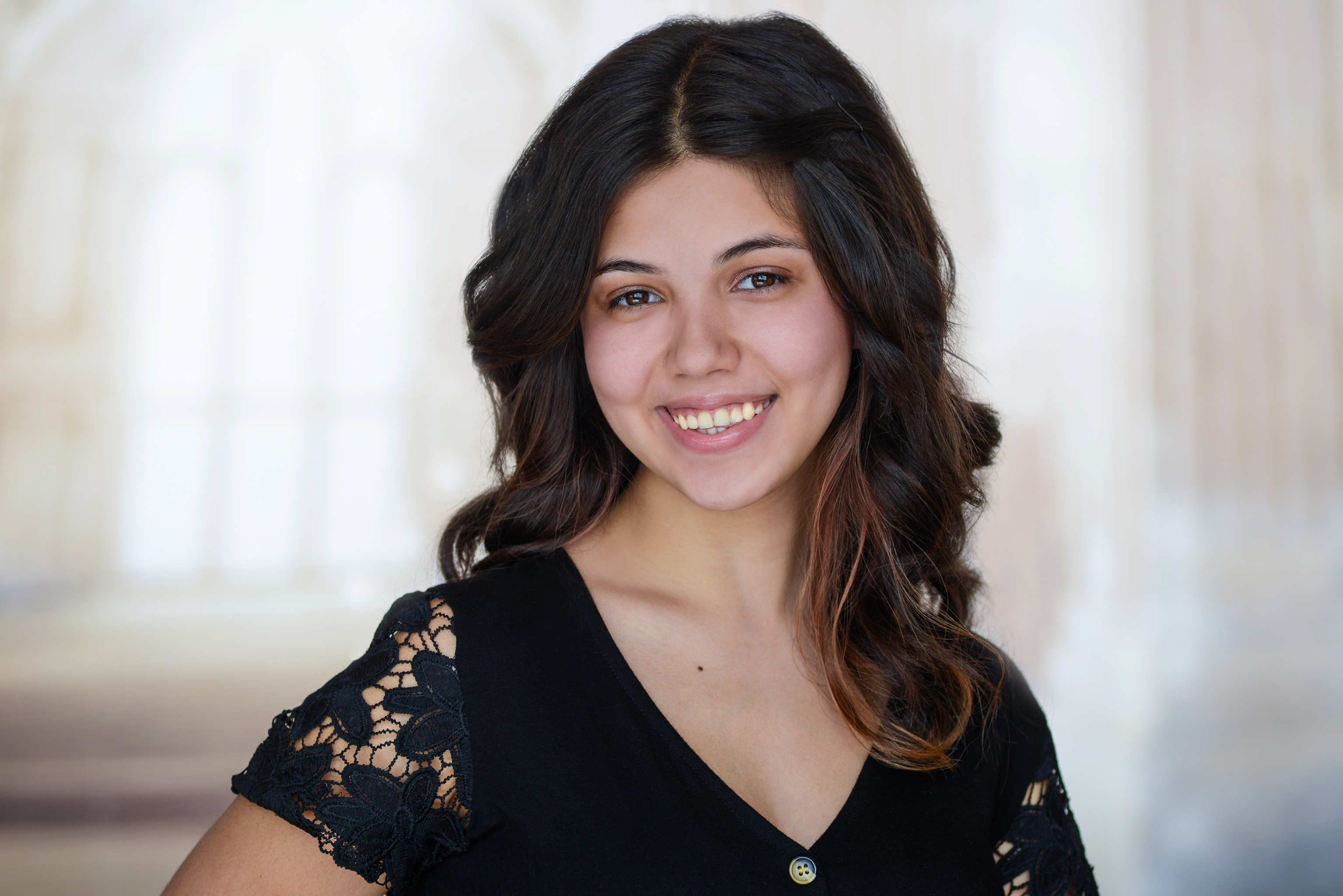 Ава Маккиннон