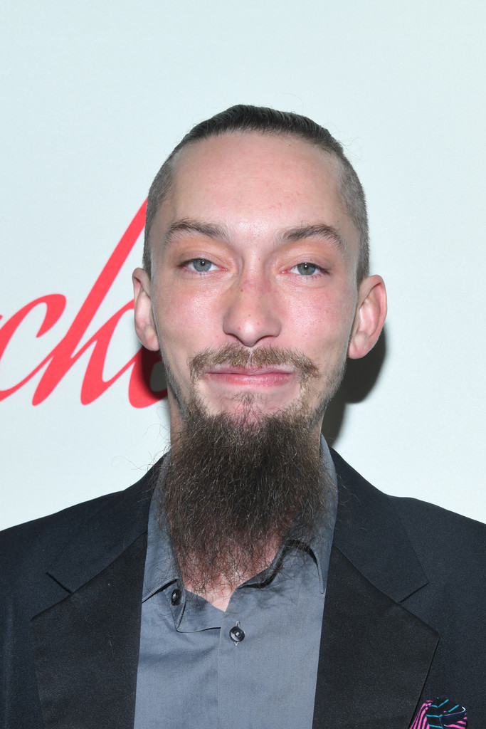 Итан Дарбон