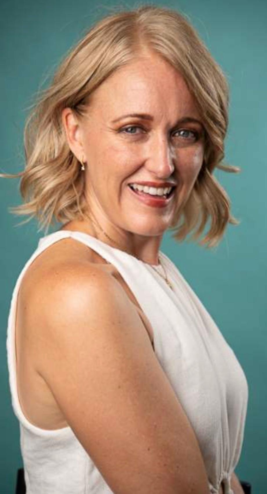 Келли Кэйвен