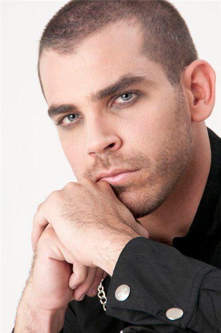 Карлос Альварес