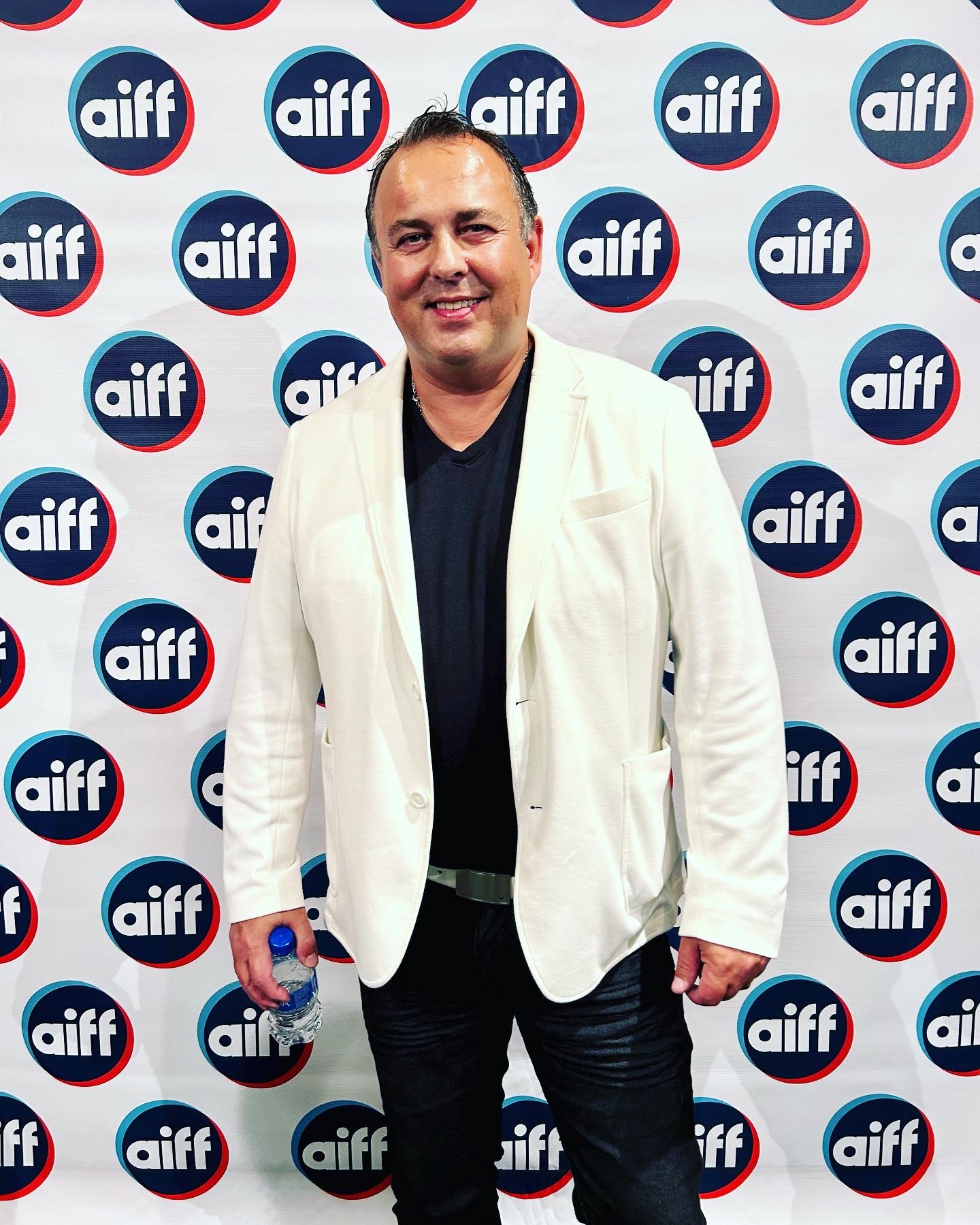 Джон МакНил