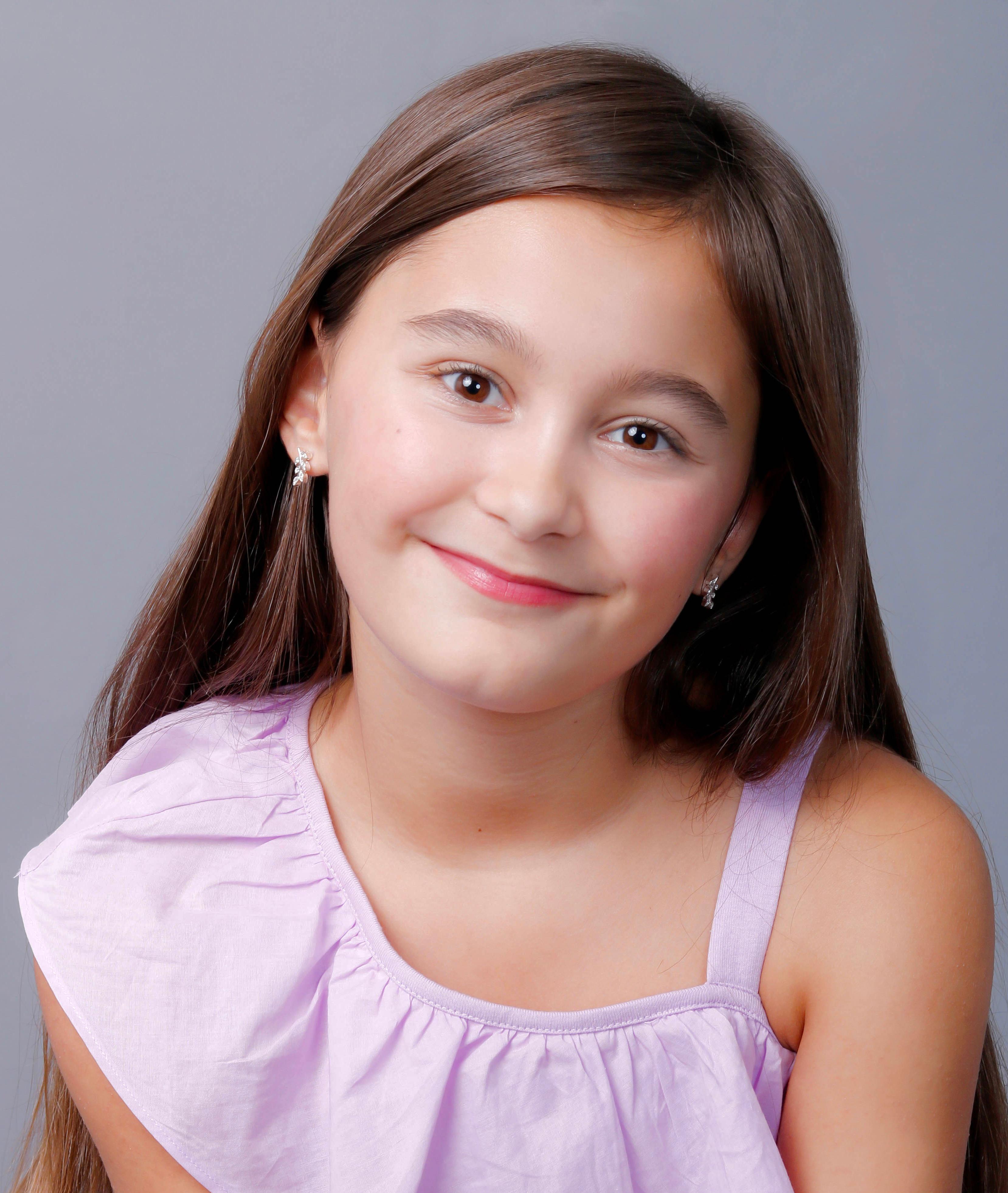 Сиенна Холл