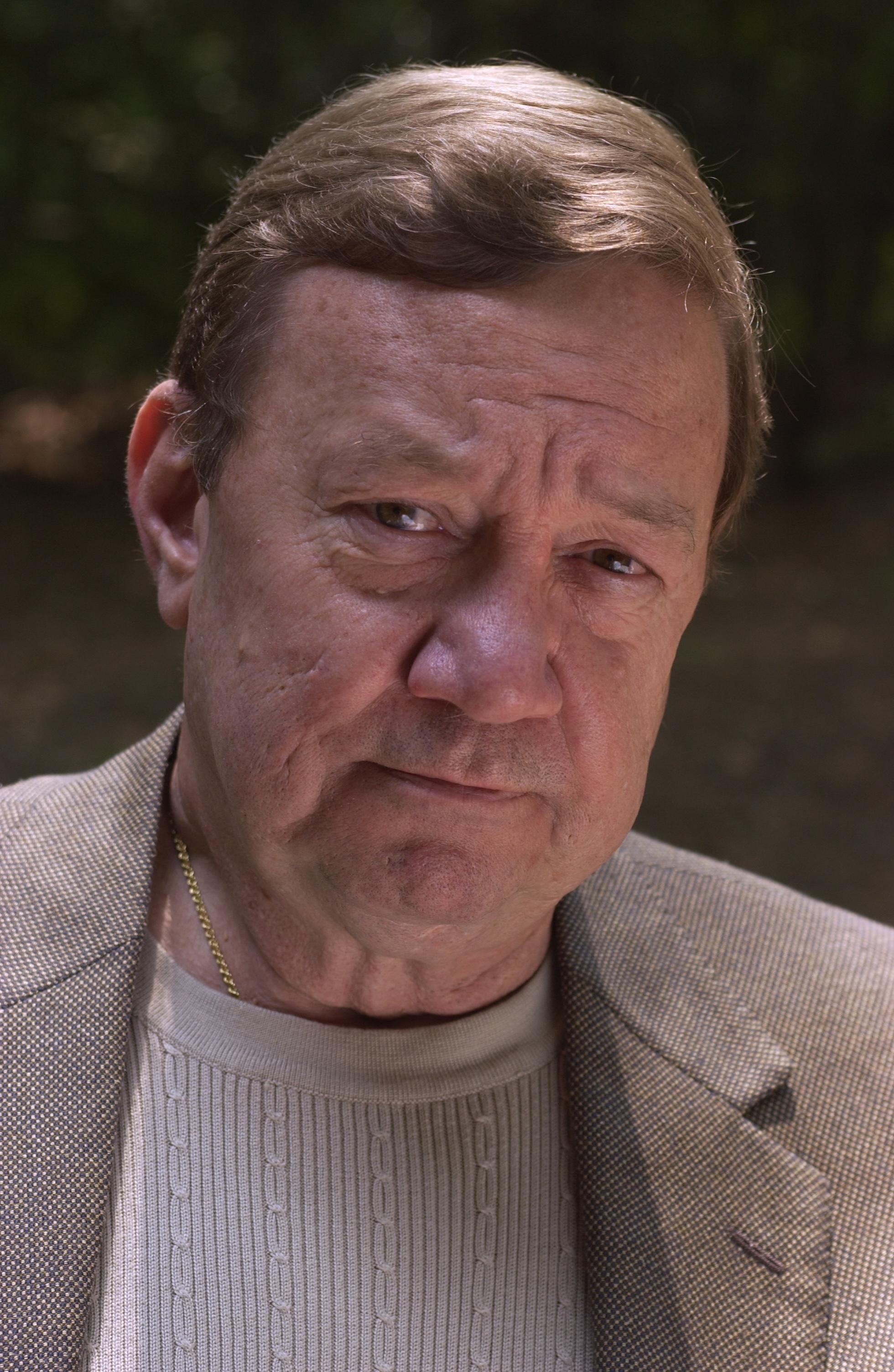 Милтон Берден