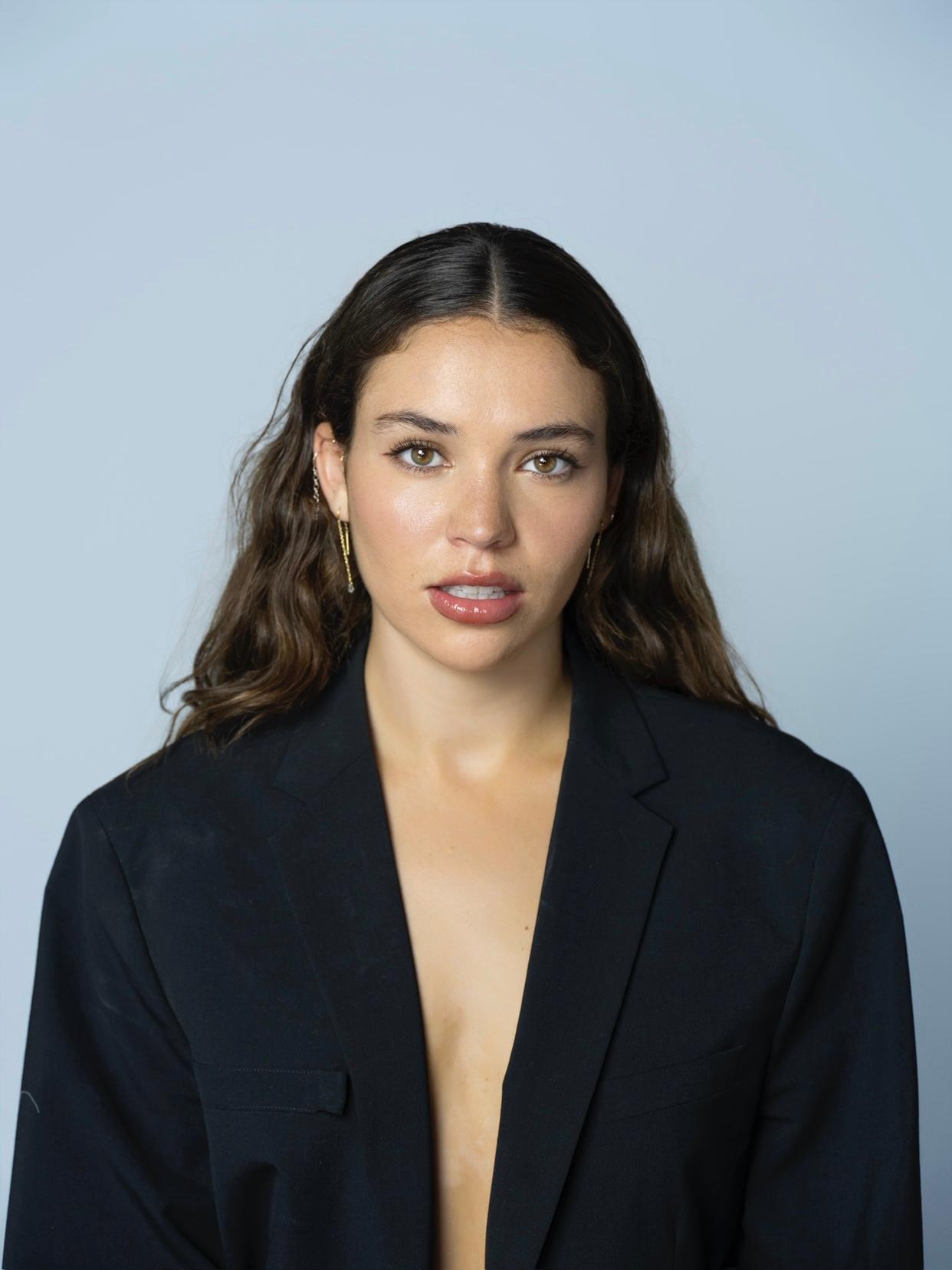 Шарлотт МакИннес