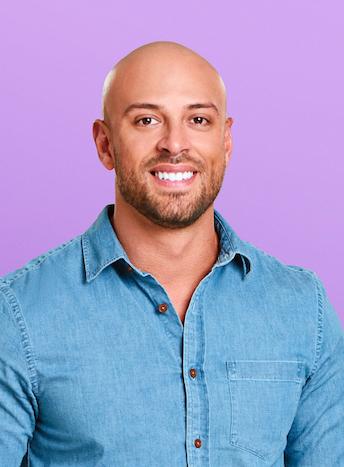 Иззи Запата