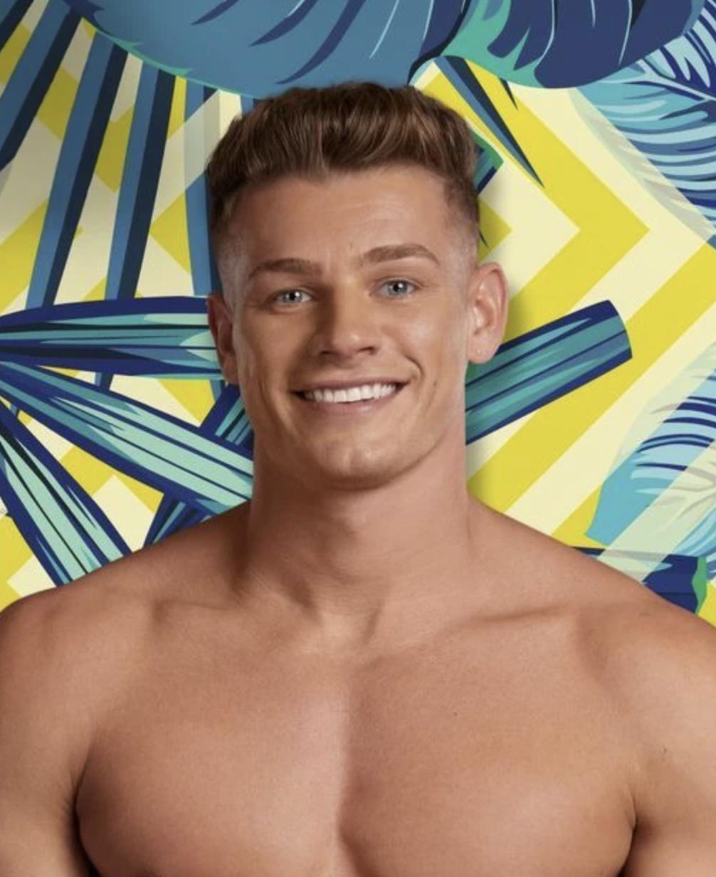 Каллум Хоул