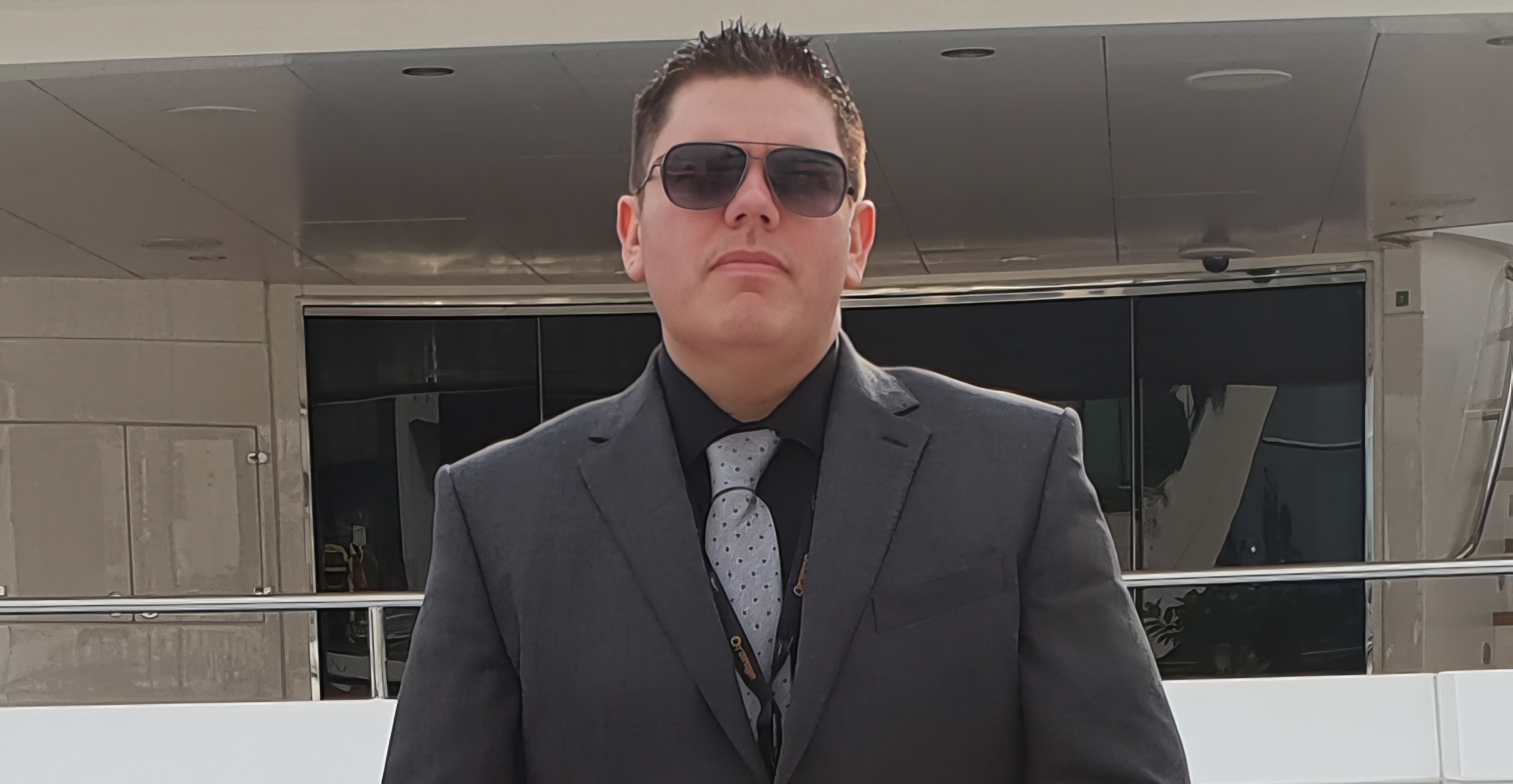 Ли Акехёрст