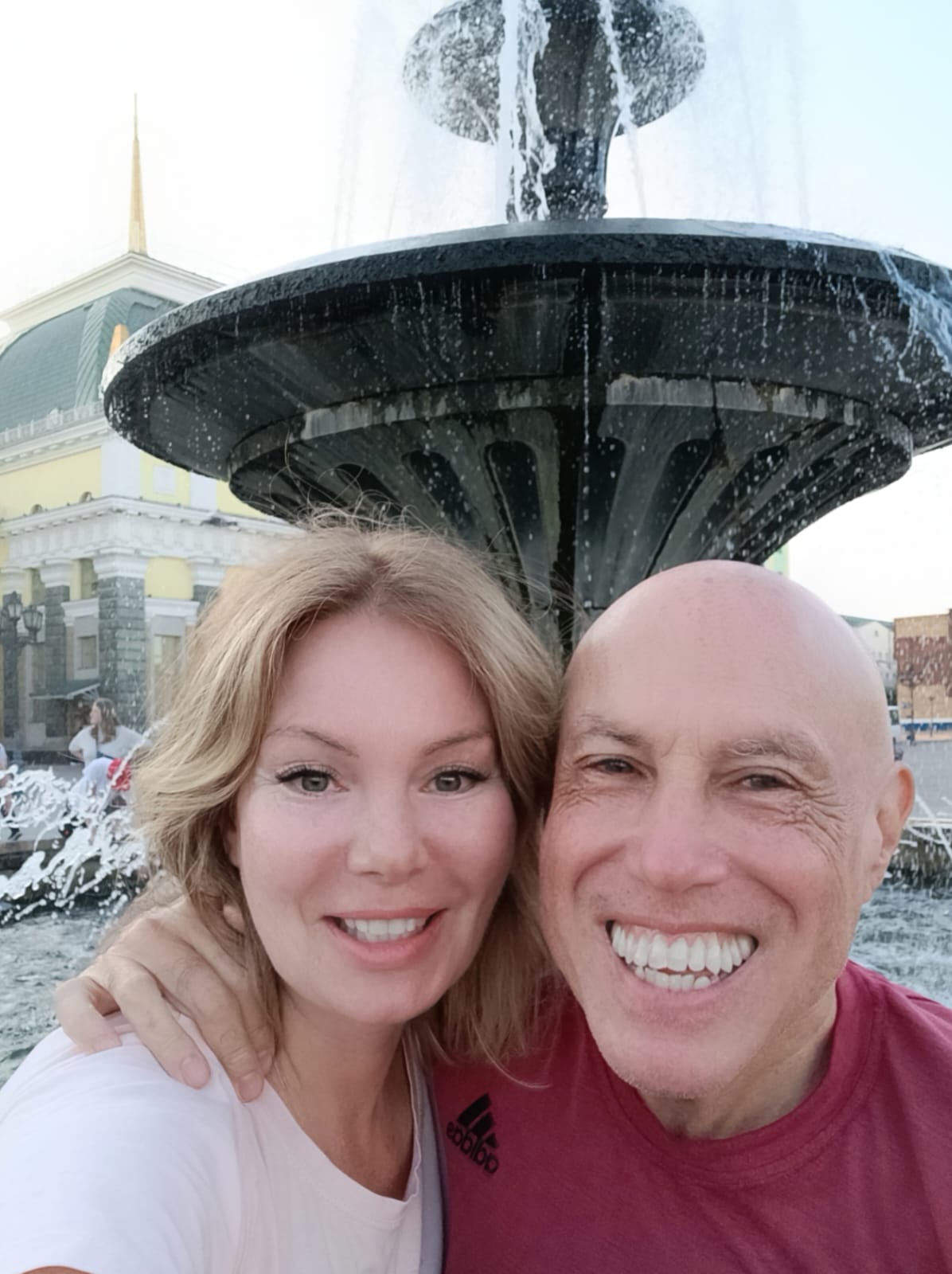 Джонни Льюис