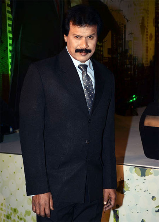 Динеш Фаднис