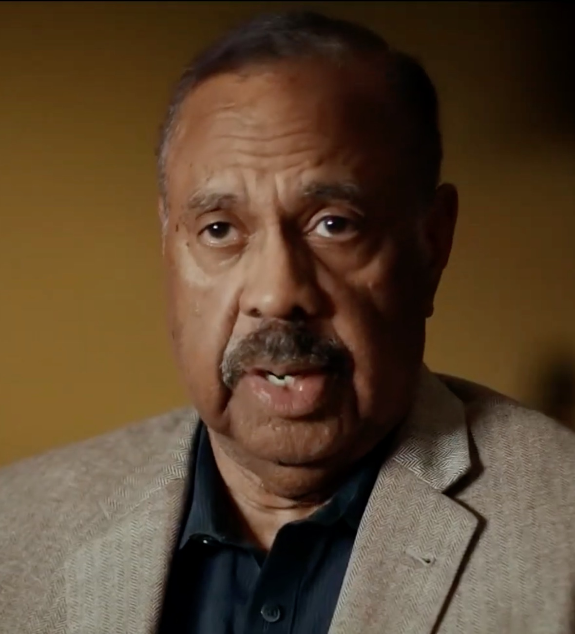 Фред Митчелл