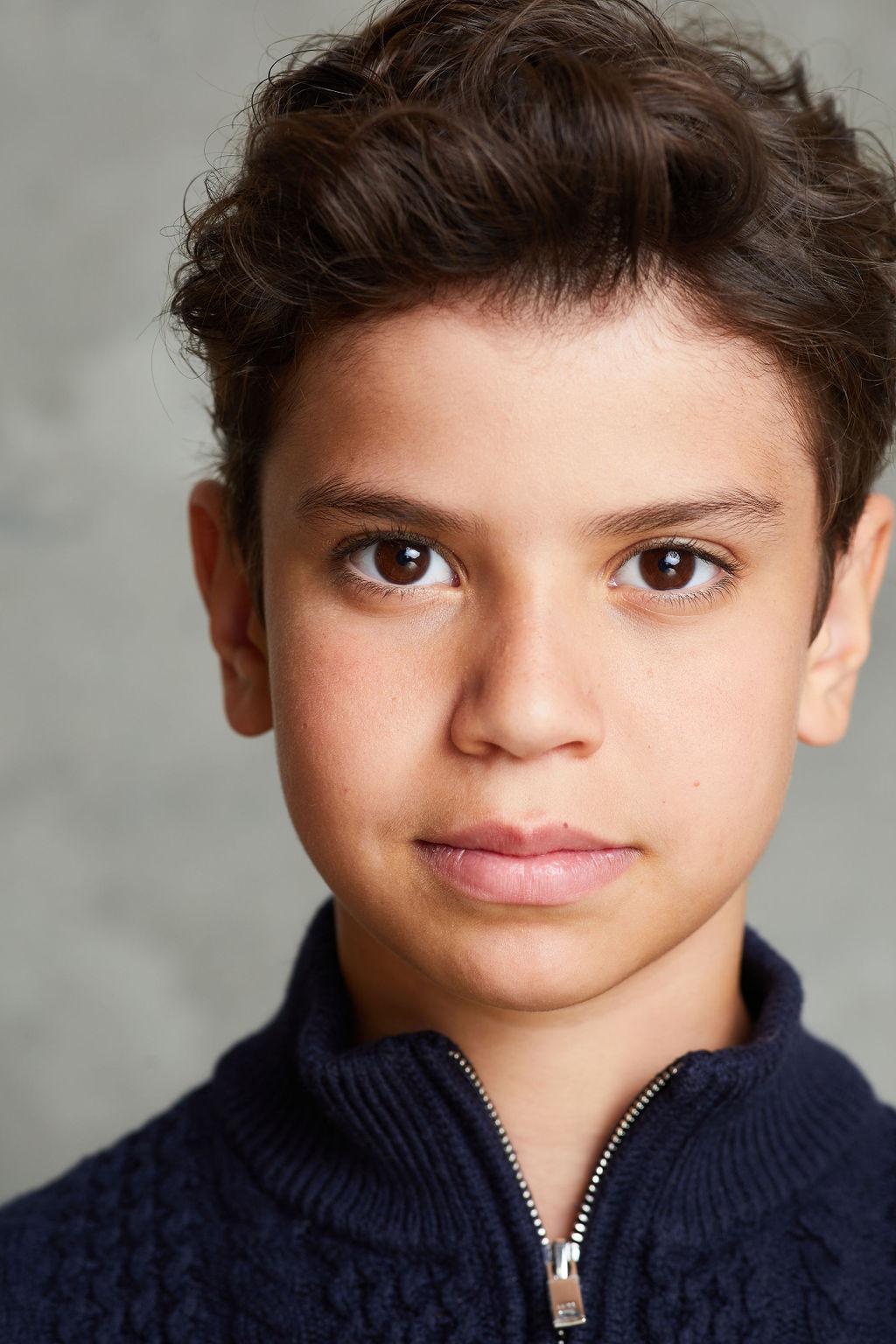 Эшер Штраус