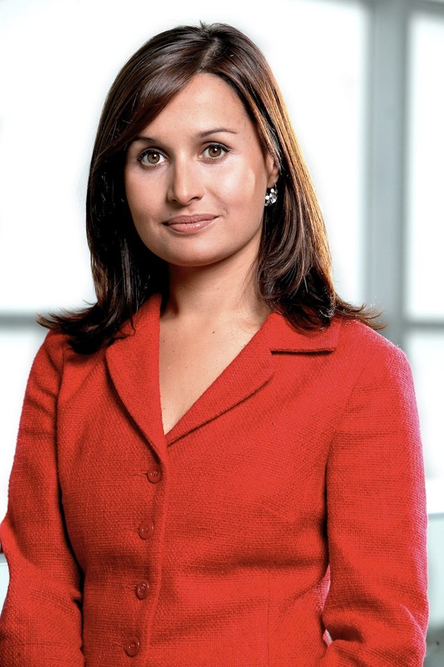 Нина Хуссейн