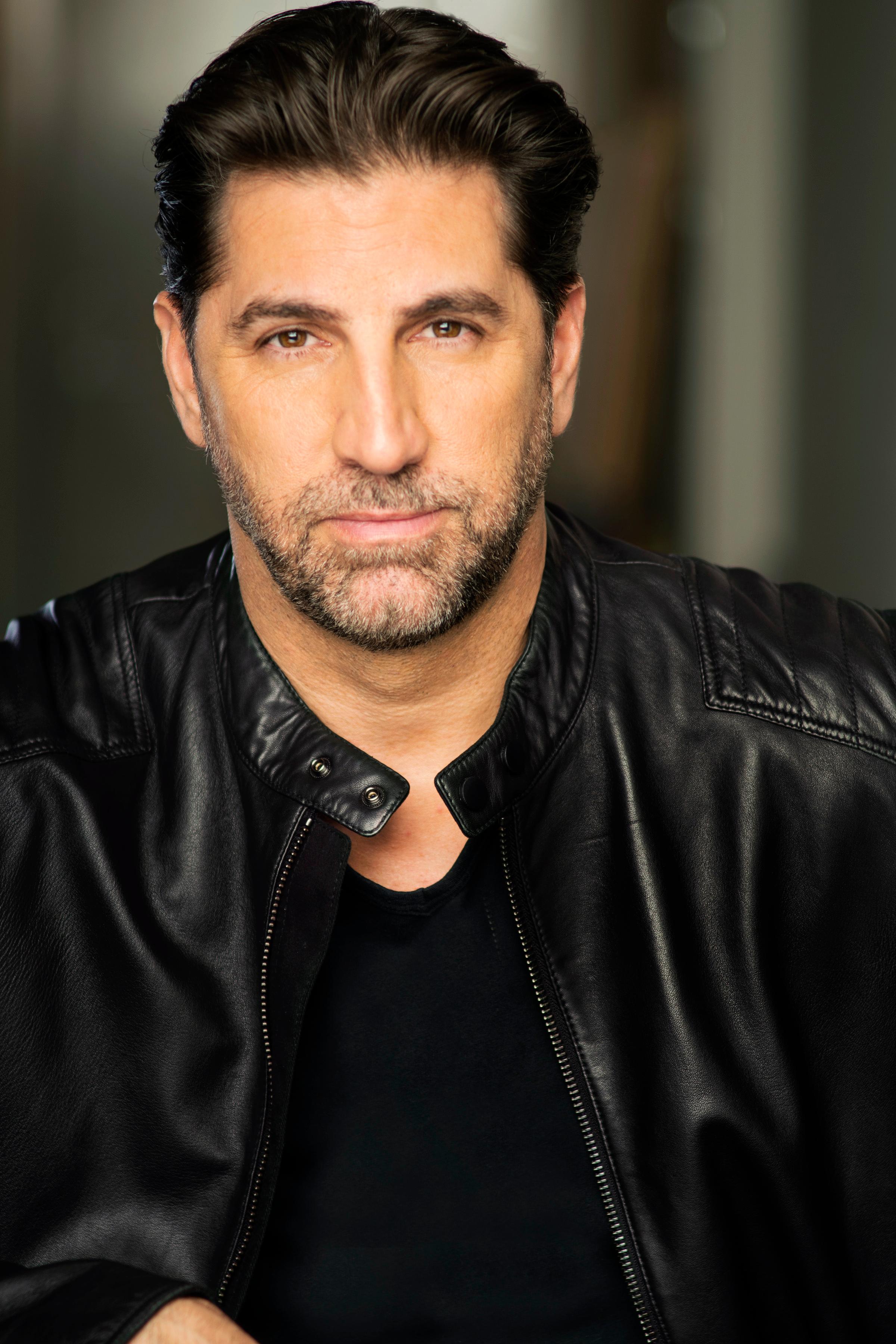 Джон Деторо