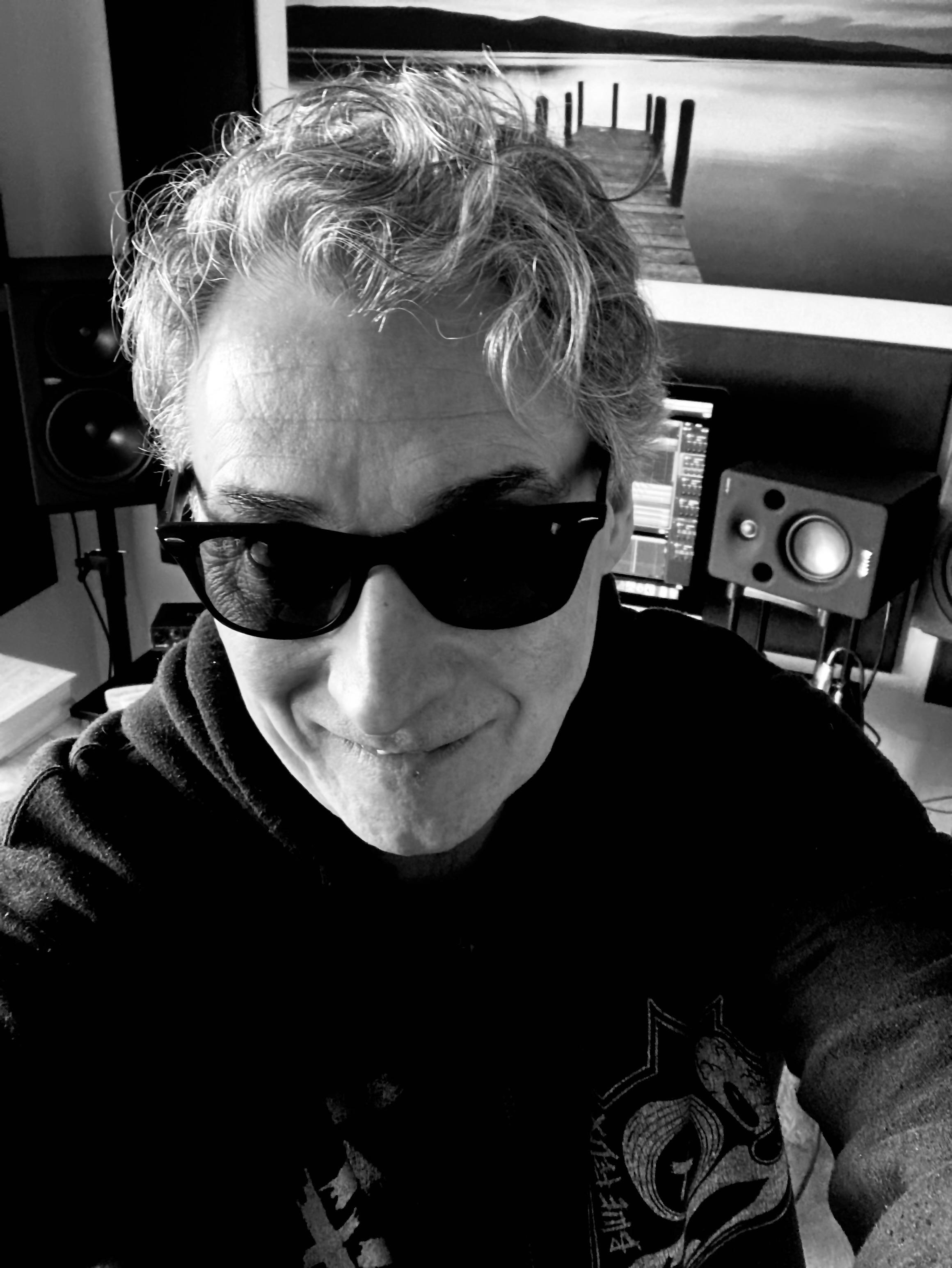 Лайонел Хикс