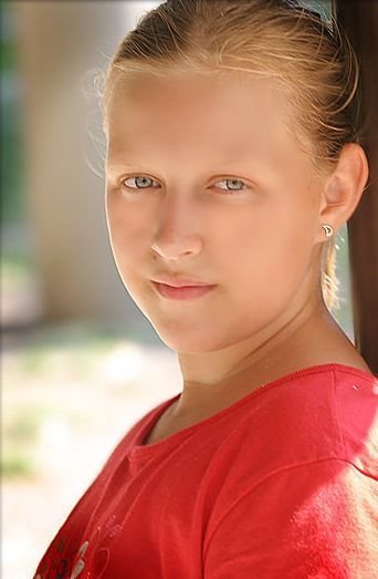 Дженнифер Холт