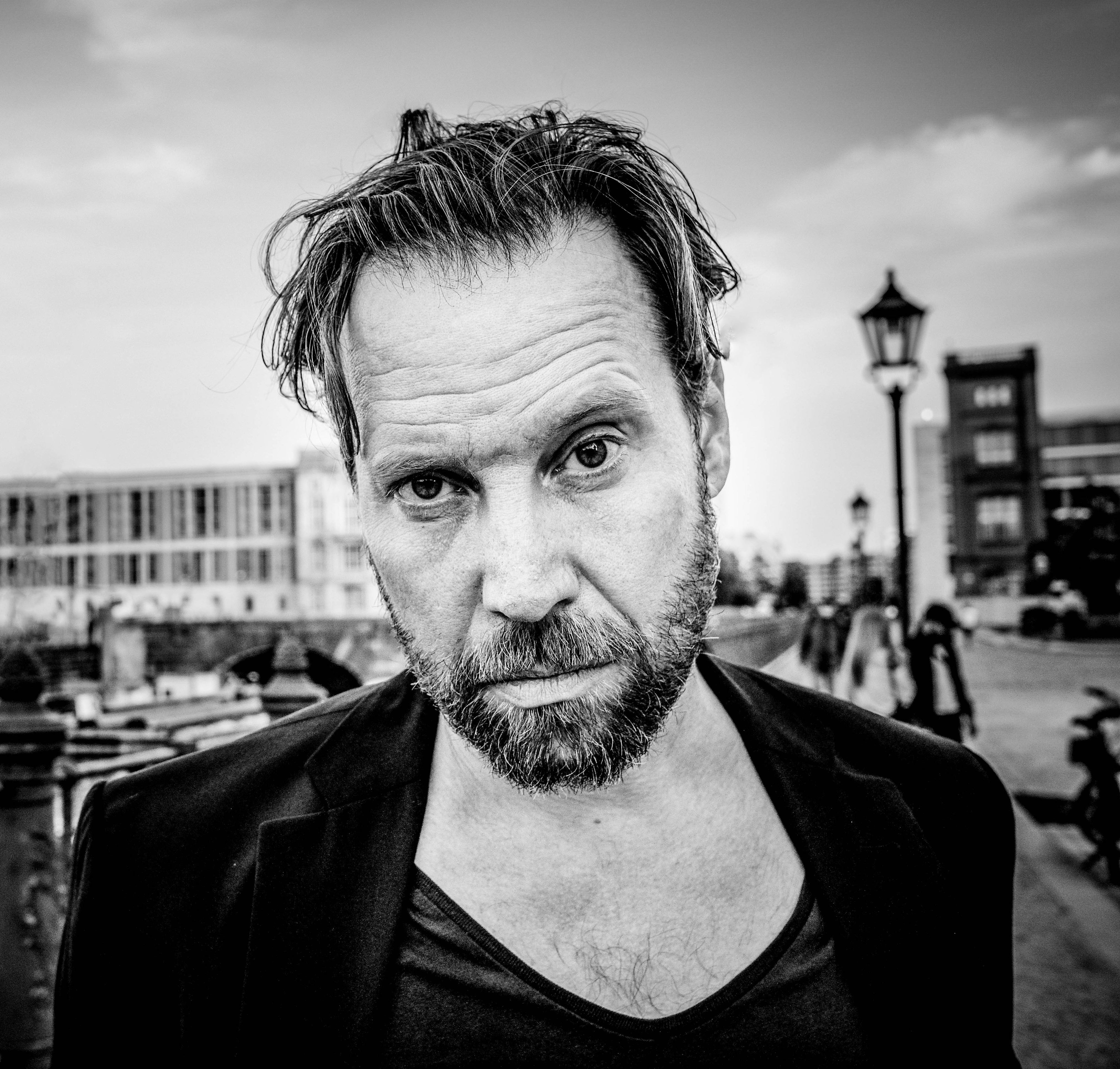 Тилль Бауэр