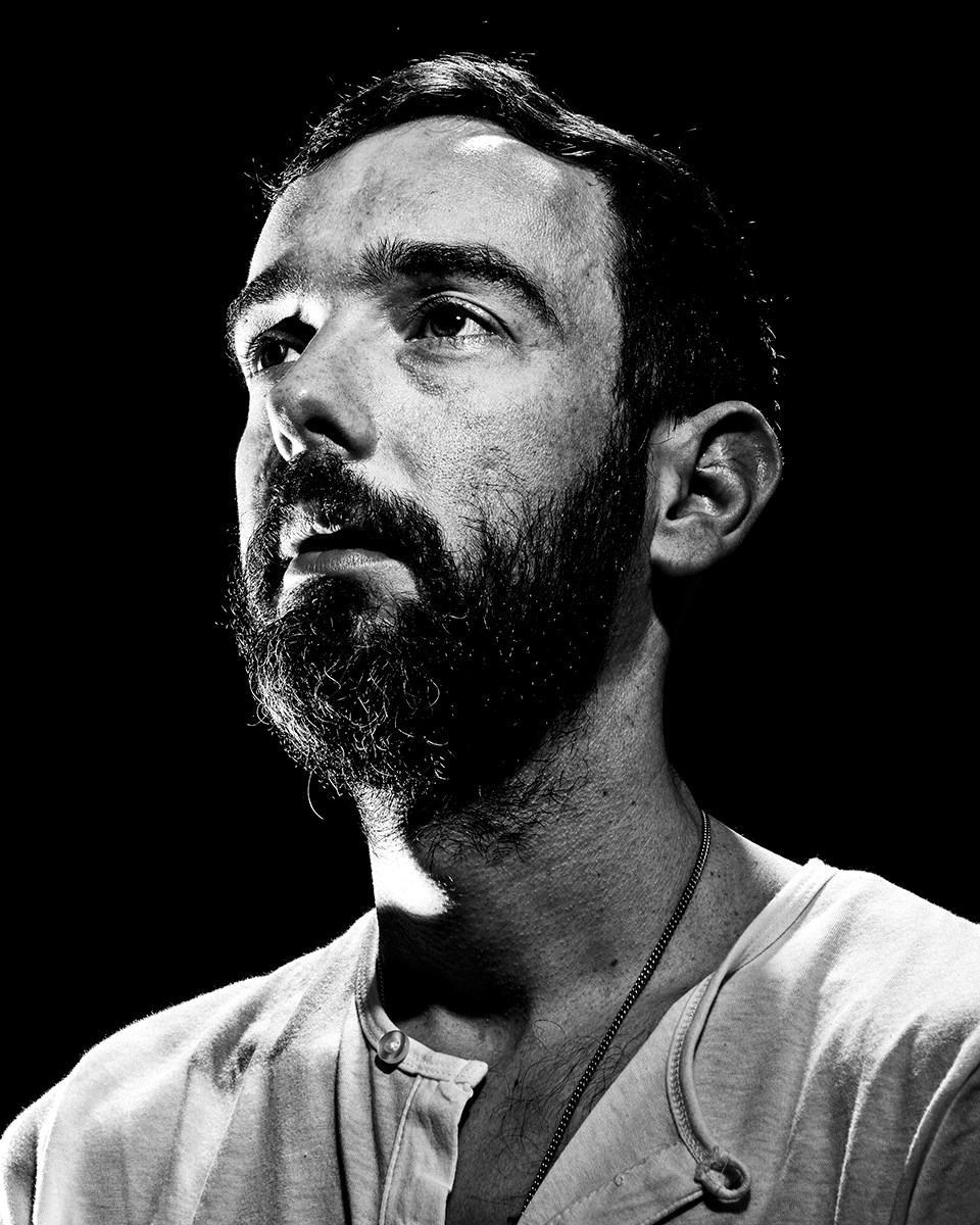 Джонатан Бэйтс