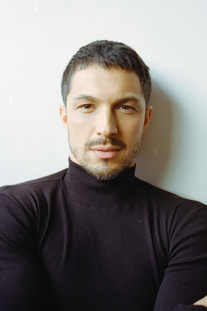 Ромуло Эстрела