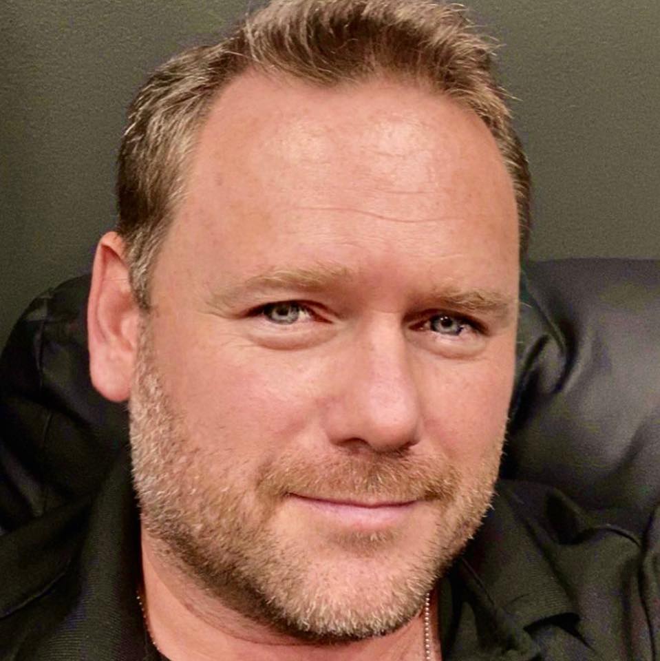 Расселл Стюарт