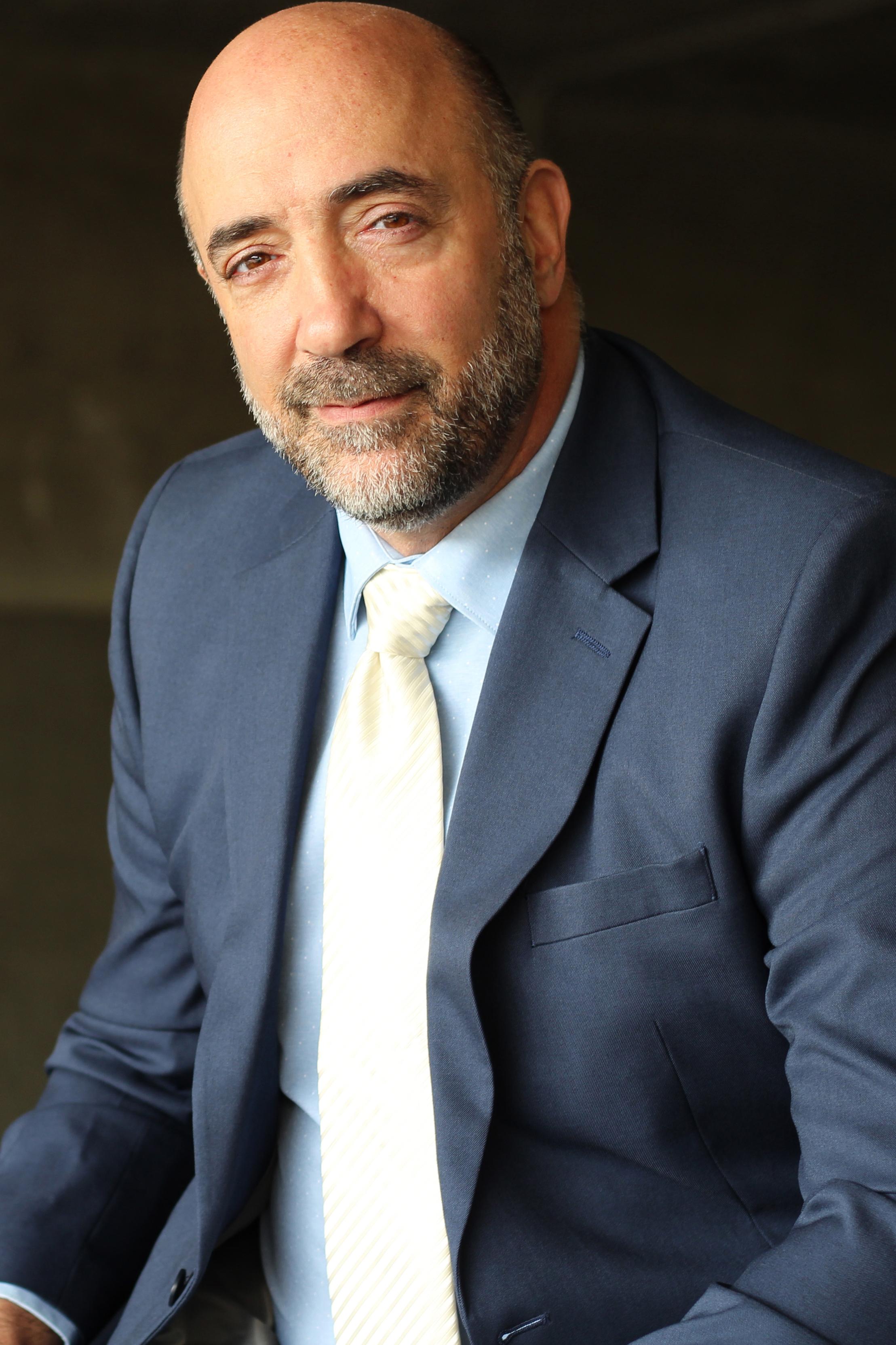 Роберт Юнис