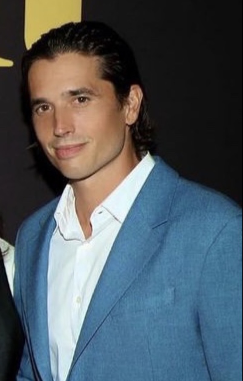 Грегори Томас