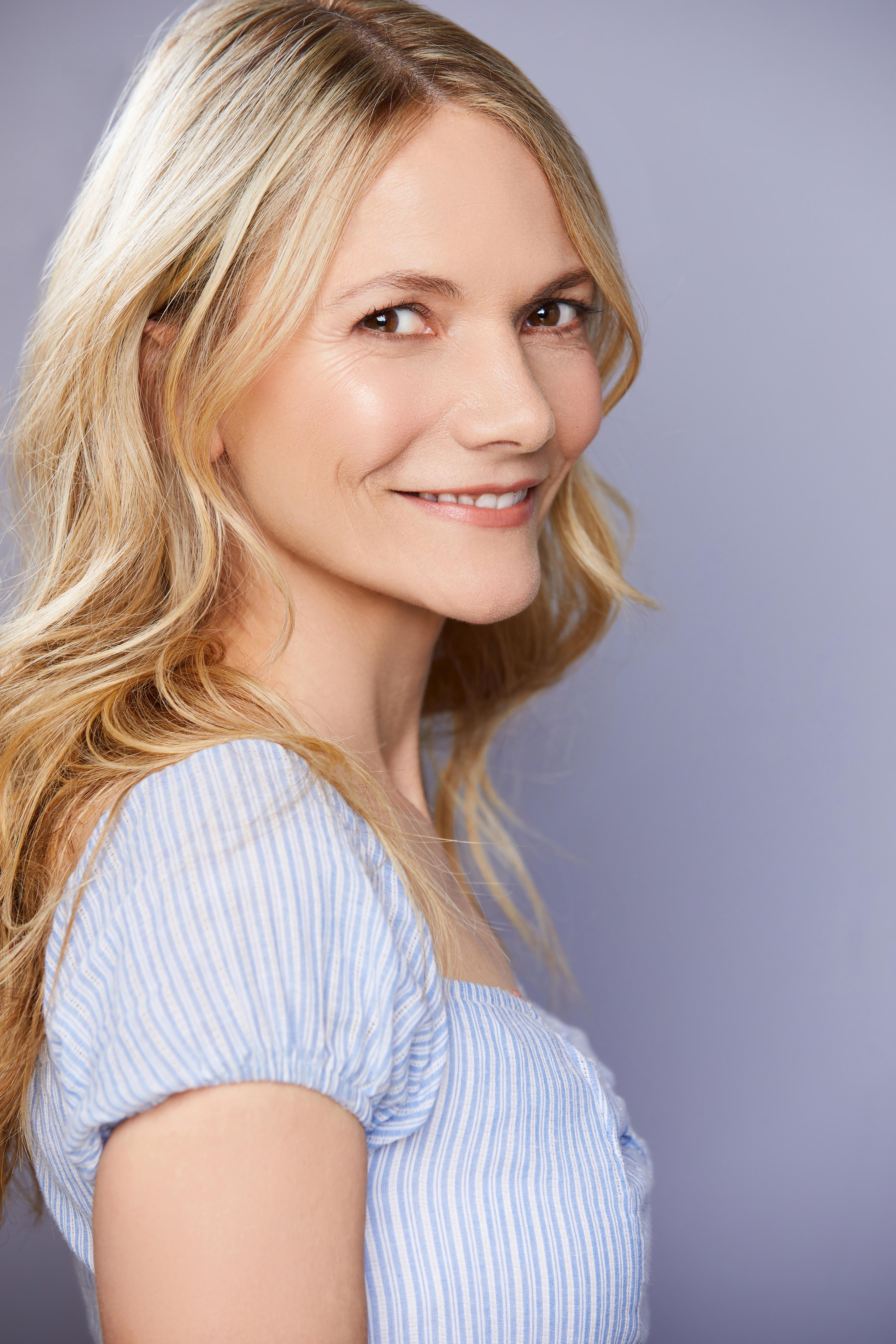 Кэролин  О'Мира