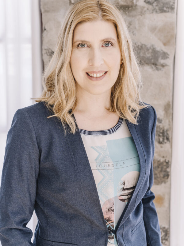 Джули Антил