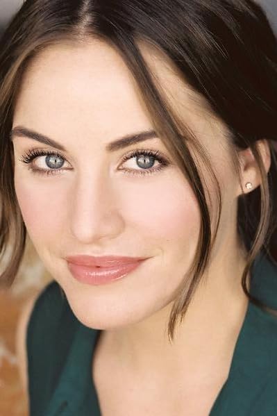 Джули Дэниэлс