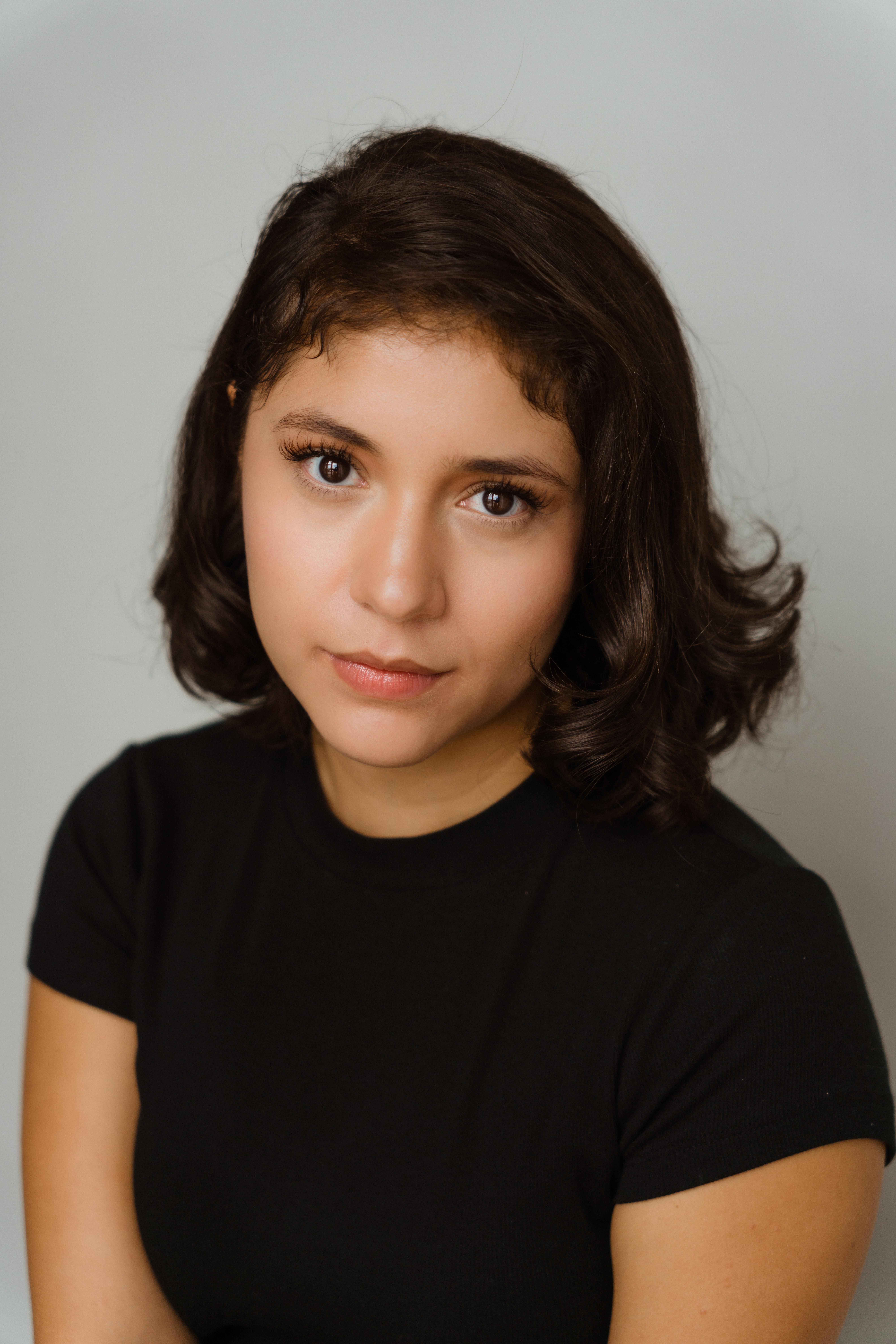 Джулия Флорес