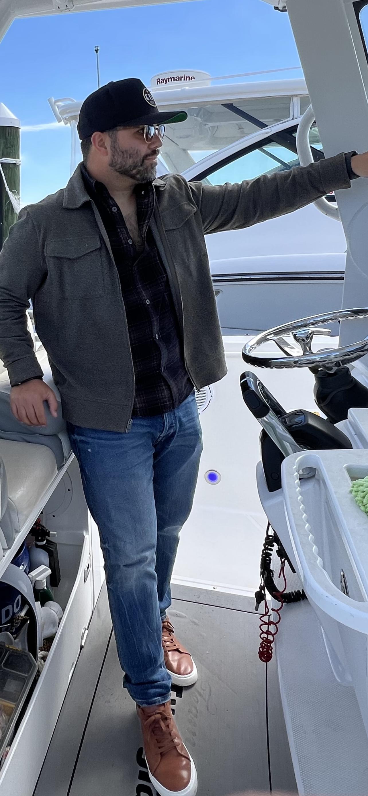 Мика Лайонс