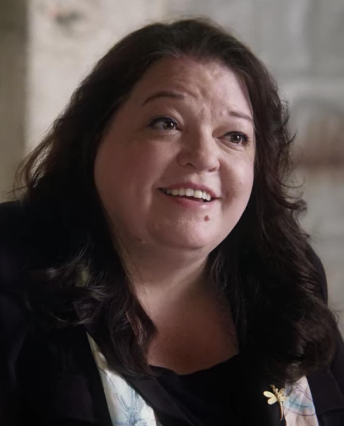 Лиза Грэйвз