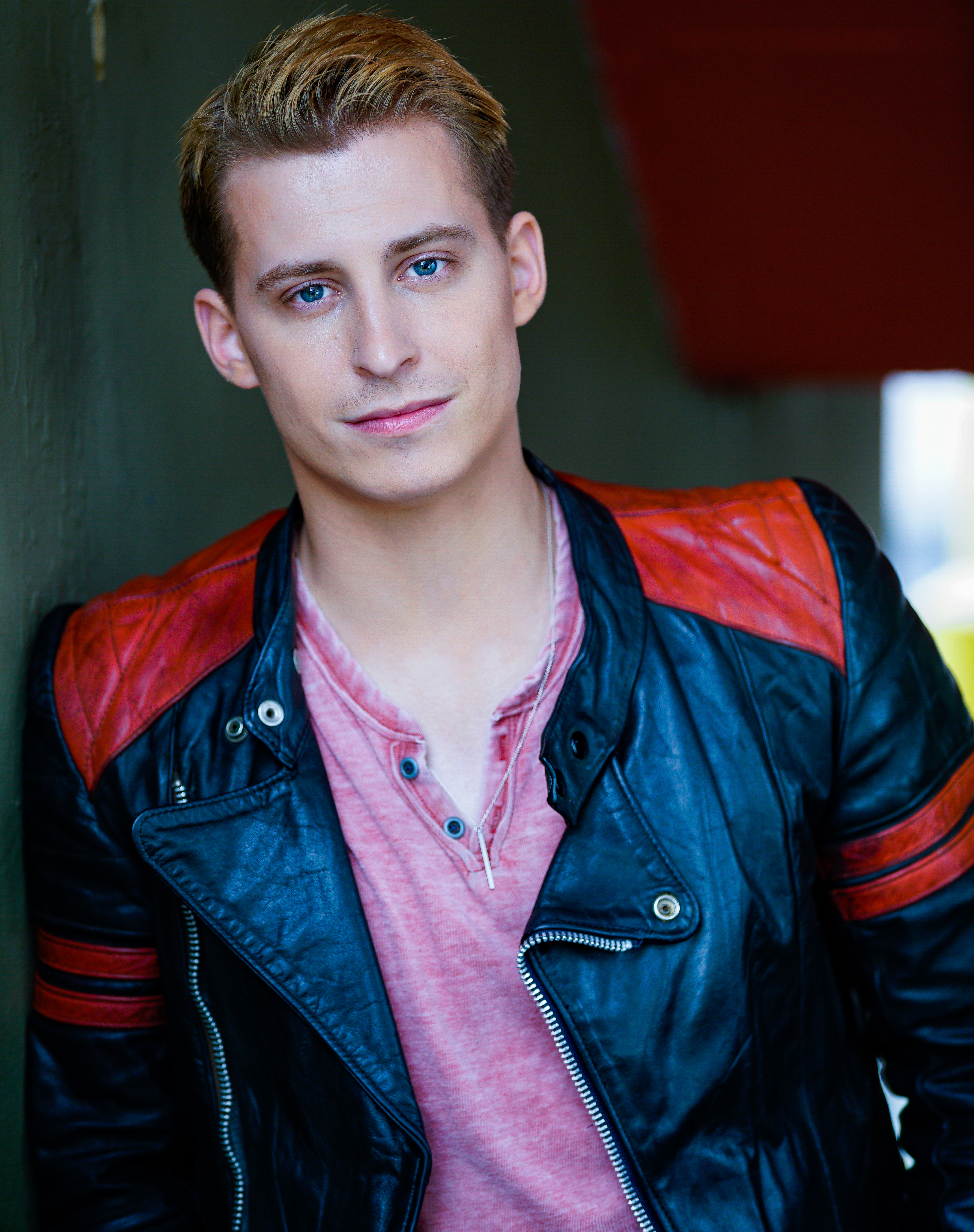 Кэмерон Дакетт