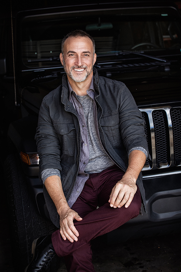 Джим Серрано